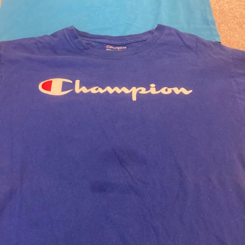 ❌SOLD on VINTED❌ - Champion Shirts (2) - Picture 2 of 7